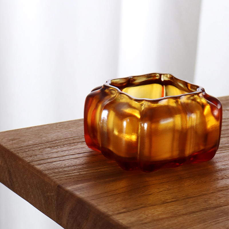 Lilla krystalglas græskarformet vandgryde