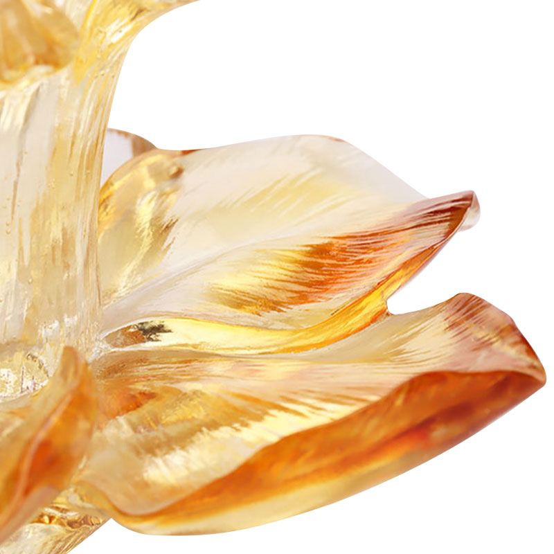 Kronbladformet lysestage af glas