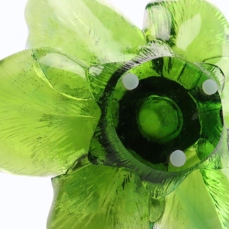 Kronbladformet lysestage af glas