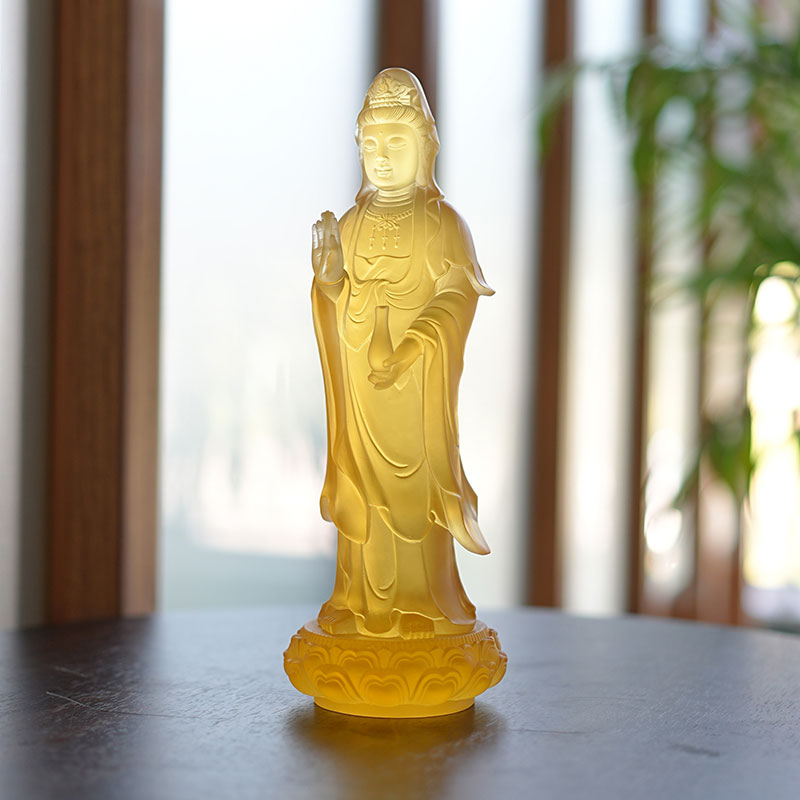 Guanyin Bodhisattva glasstatue