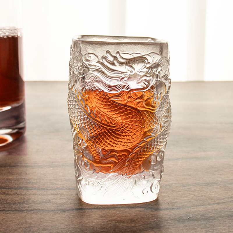 Antik Dragon relief glas vin kop te kop