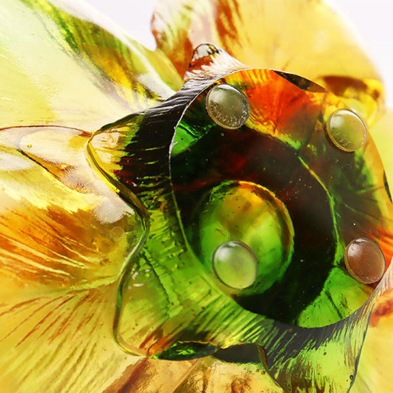 Kronbladformet lysestage af glas