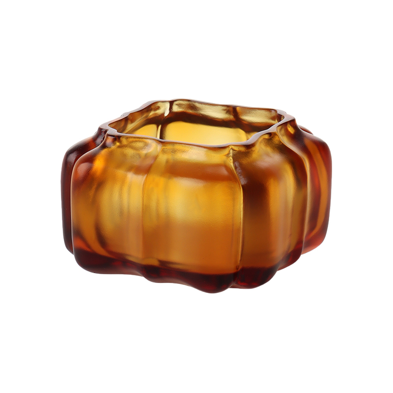 Lilla krystalglas græskarformet vandgryde