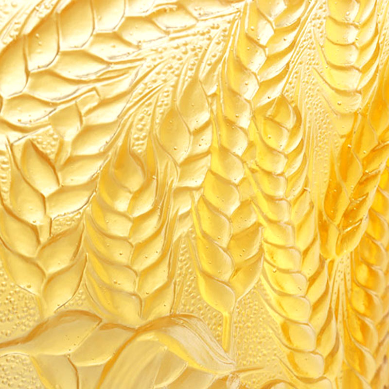 Ravfarvet glasvase præget med hvedeører