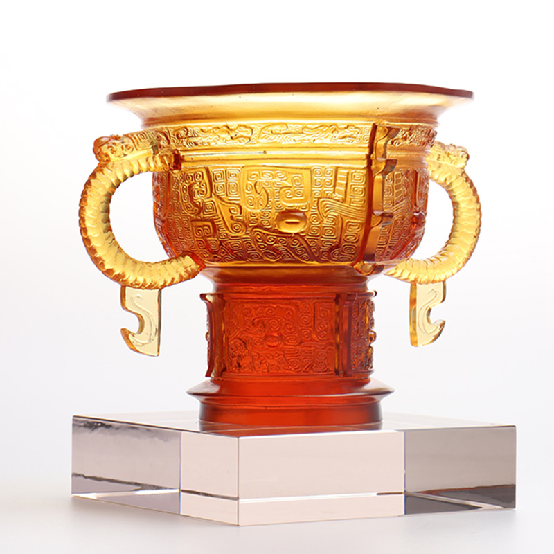 Kinesisk stativ med drageører håndtag og tornemønster