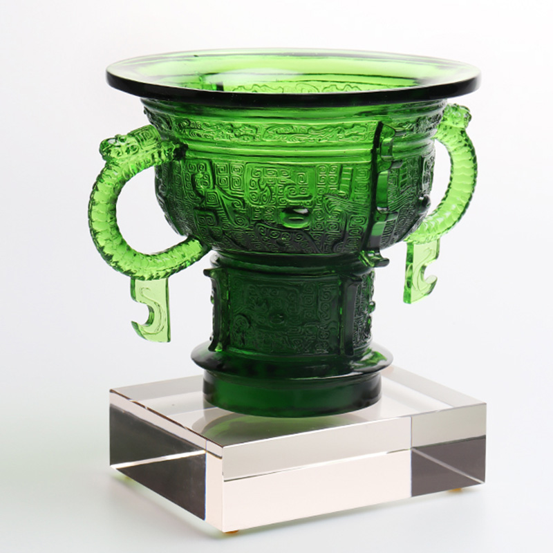 Kinesisk stativ med drageører håndtag og tornemønster