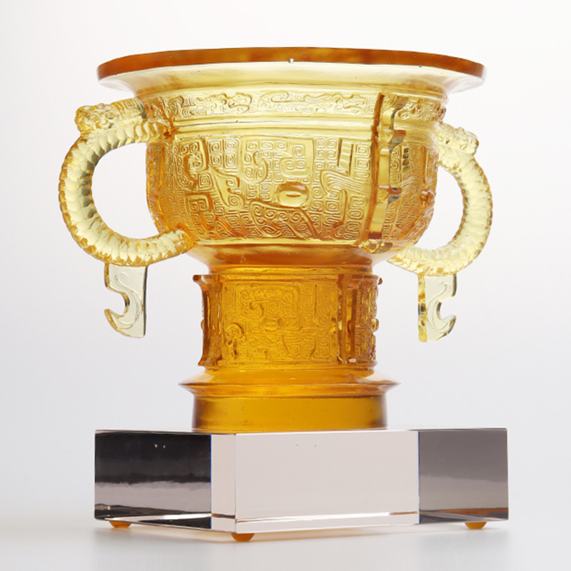 Kinesisk stativ med drageører håndtag og tornemønster