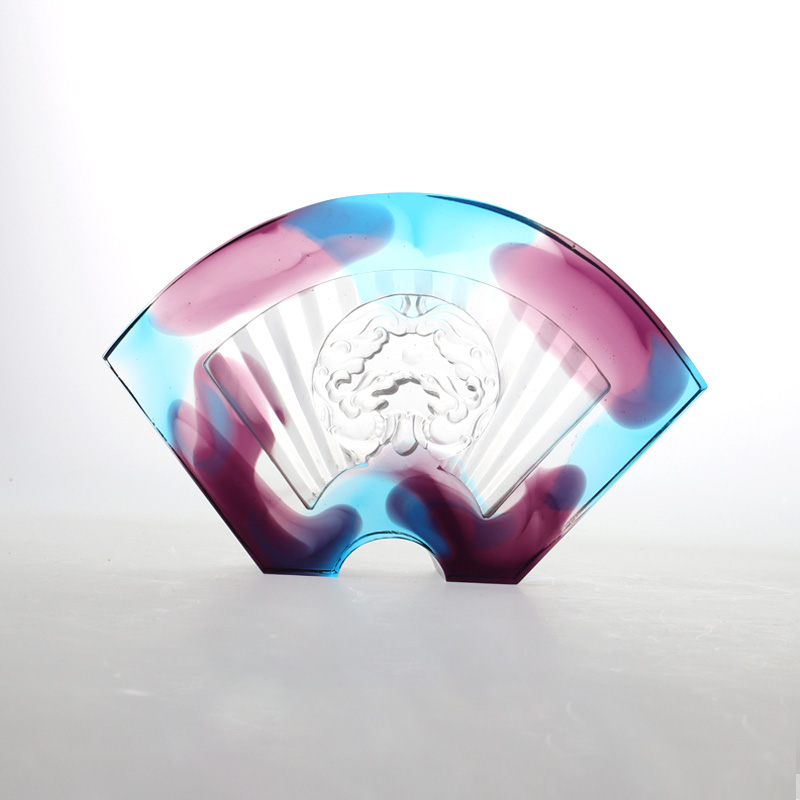 Kinesiske vifteformede ornamenter af glaseret glas