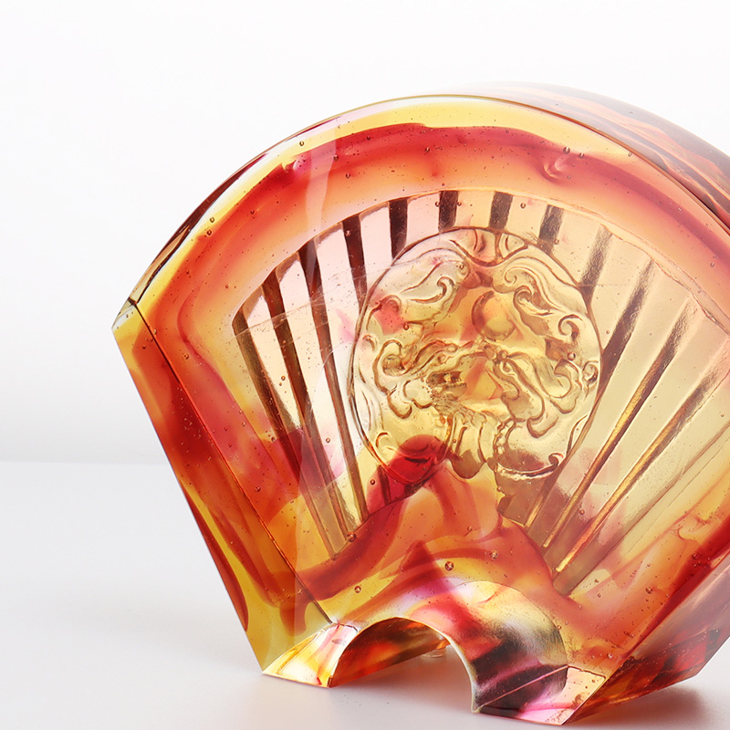 Kinesiske vifteformede ornamenter af glaseret glas